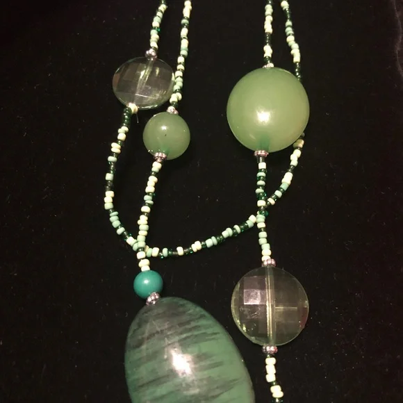 Long Beaded Necklace Jade Green Glass Beads 19” Long - Picture 4 of 6